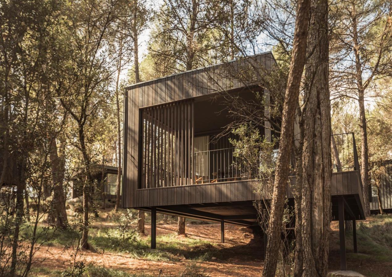 Les Cabanes De L'Oller Del Mas Manresa Bagian luar foto